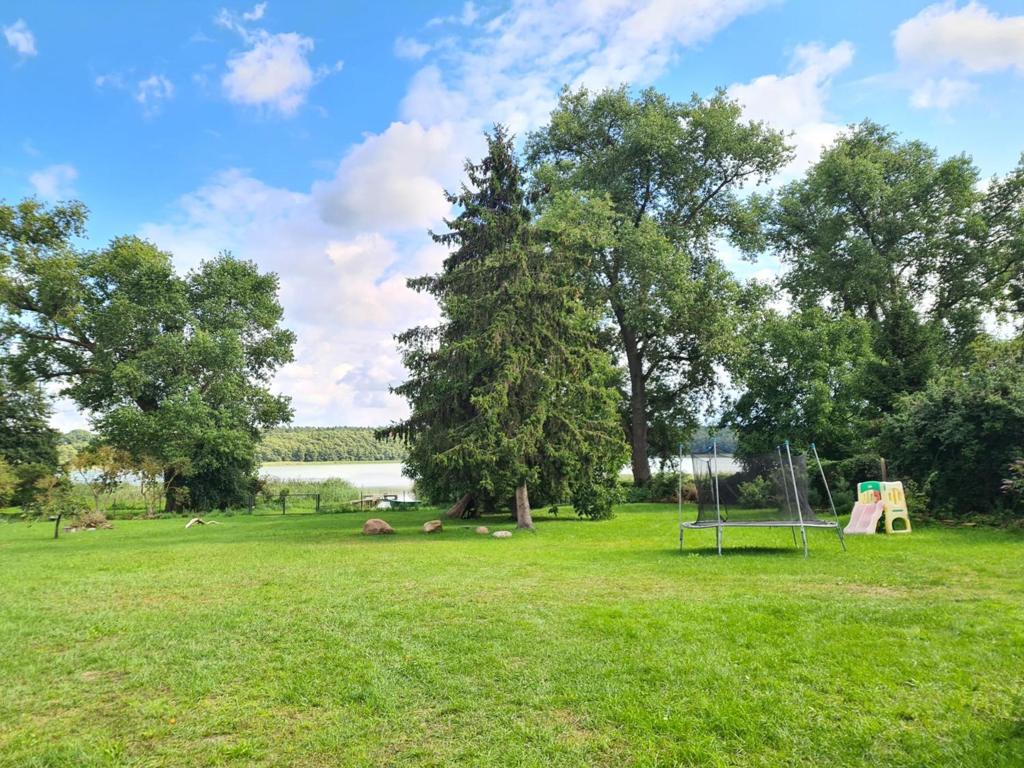 Dom Nad Jeziorem Holiday home *